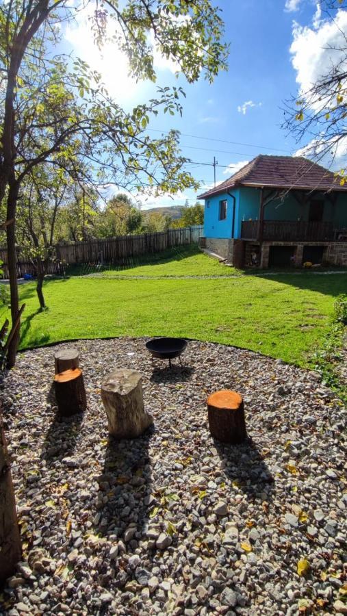La Casuta Villa Fieni ภายนอก รูปภาพ